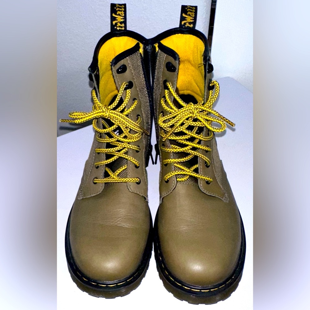 Dr. Martens, Women’s 6, zip up combat boots, olive leather & cordura side panels